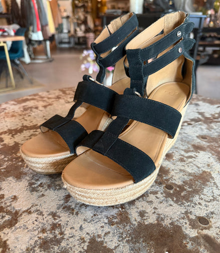 UGG 42