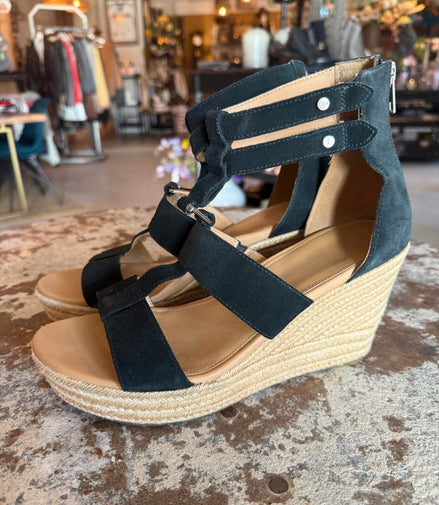 UGG 42