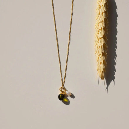 YOU ARE MY UNIVERSE – Charm ketting groen met bedels