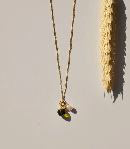 YOU ARE MY UNIVERSE – Charm ketting groen met bedels
