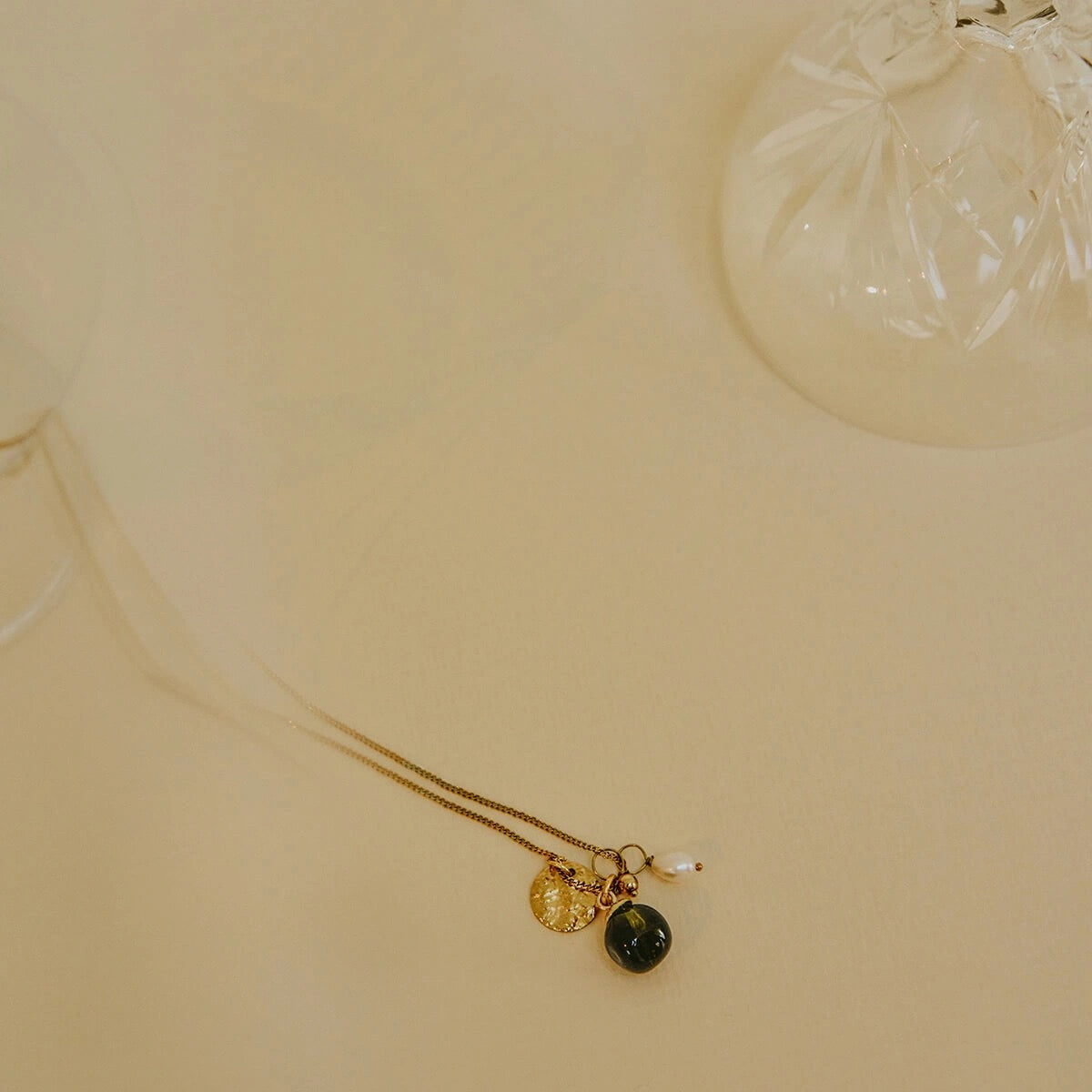 YOU ARE MY UNIVERSE – Charm ketting groen met bedels