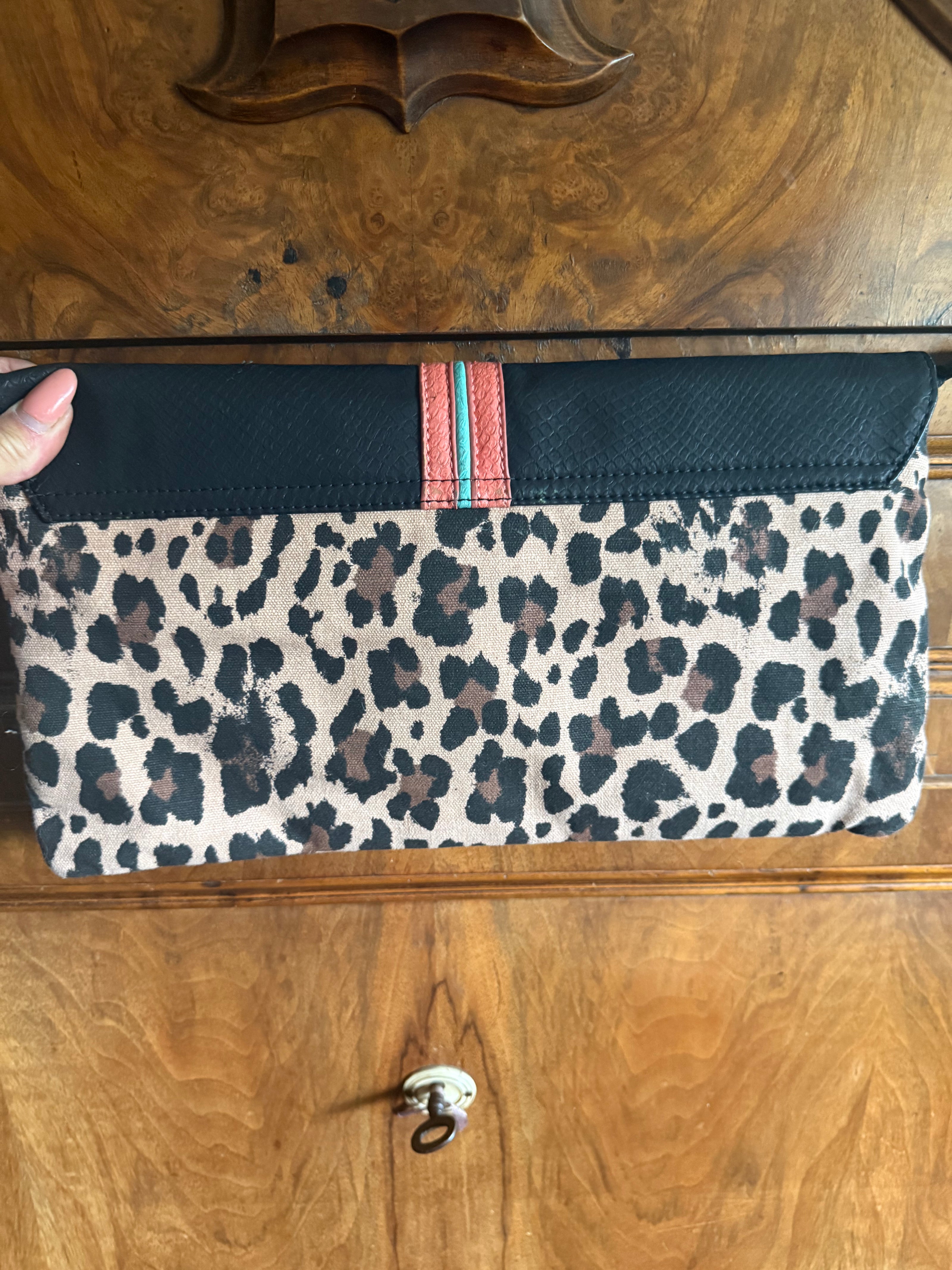 Clutch van Friis & Company