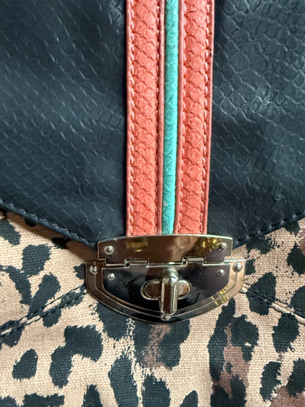 Clutch van Friis & Company