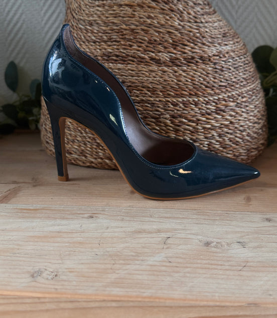 Deep green pump from Reiss