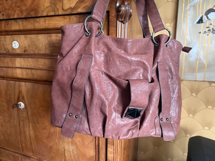 MOMO Handcrafted Tas