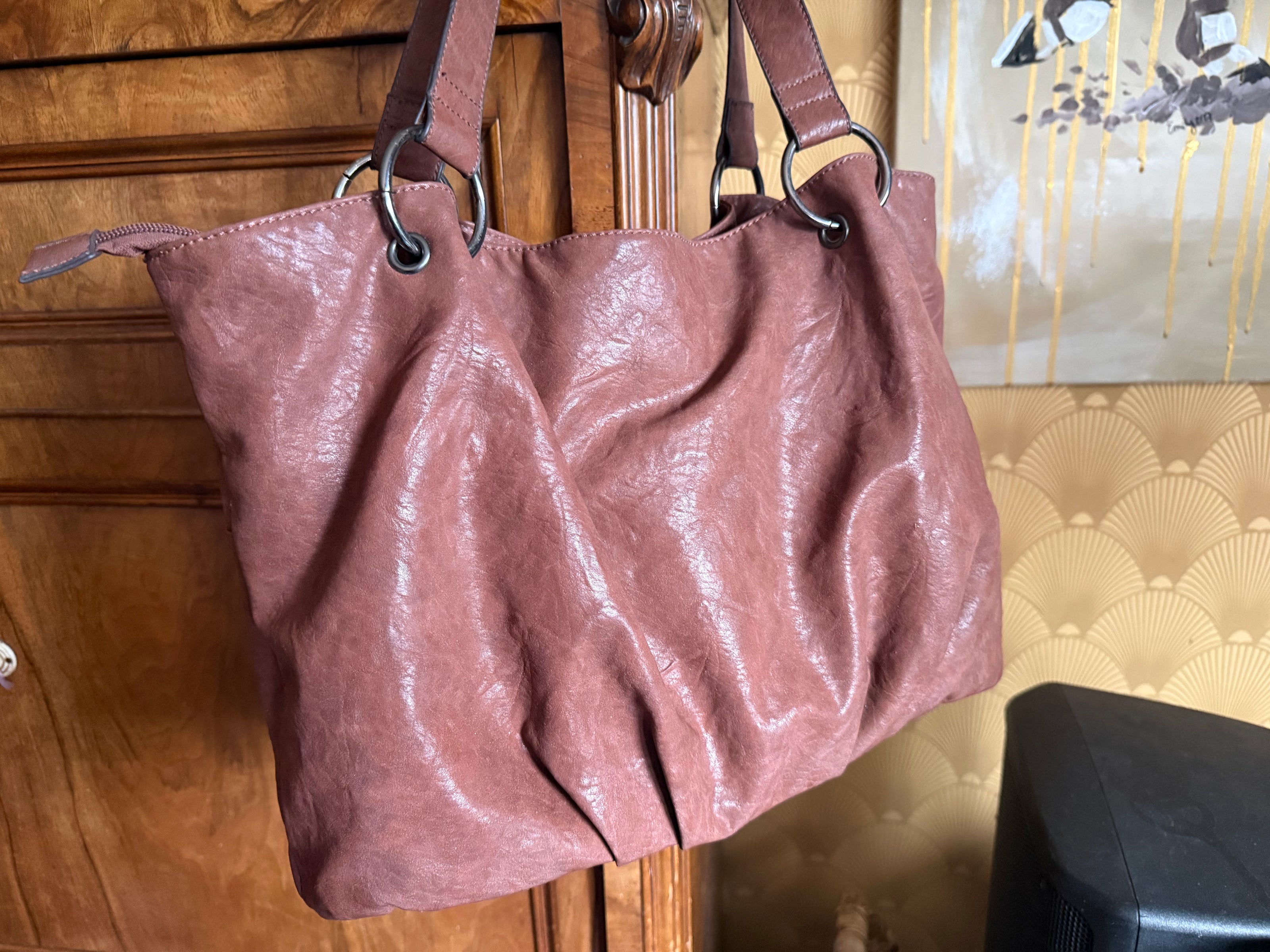MOMO Handcrafted Tas