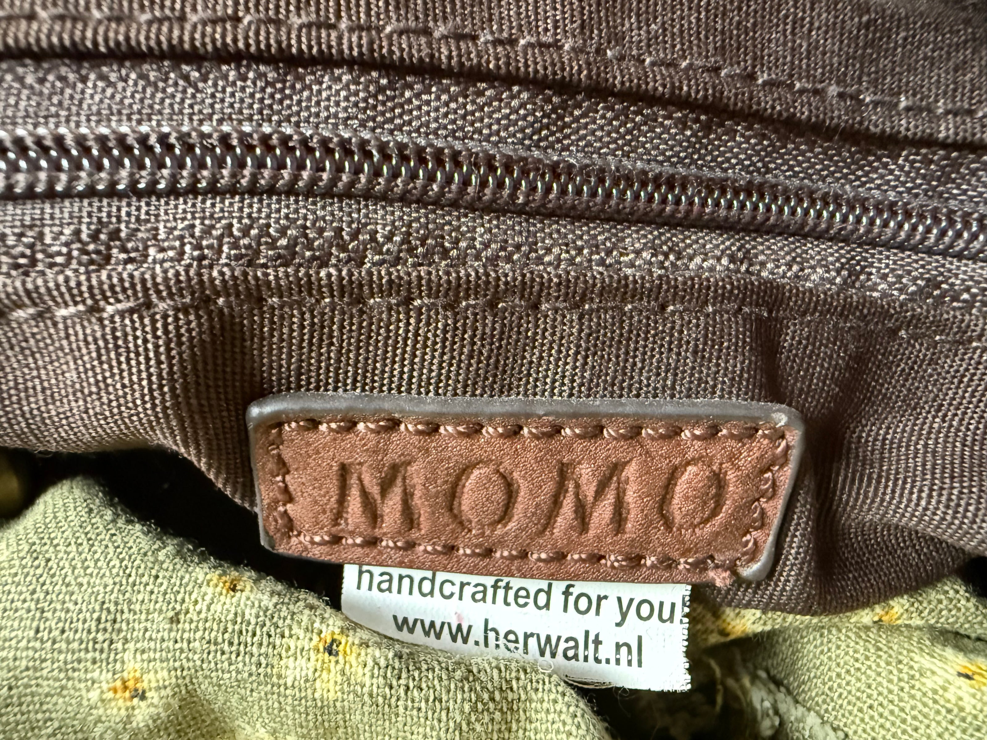 MOMO Handcrafted Tas