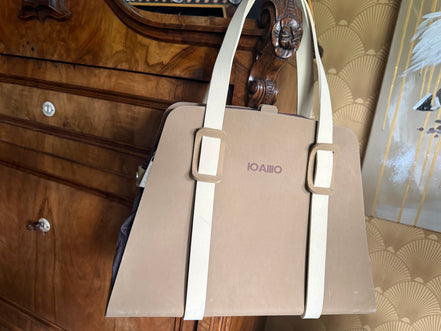 Minimalistische shopper in zandkleur van IOAIIIO