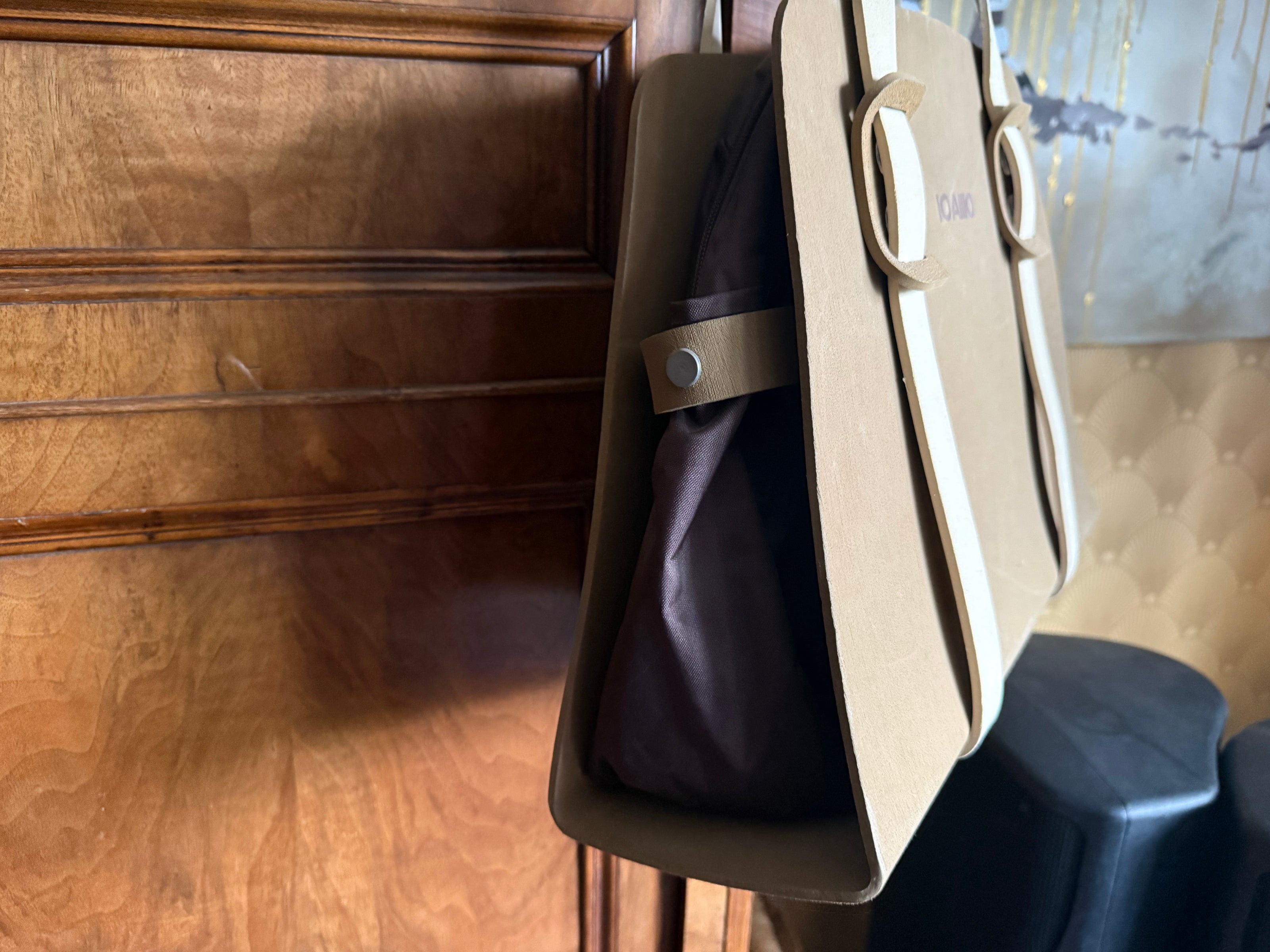 Minimalistische shopper in zandkleur van IOAIIIO