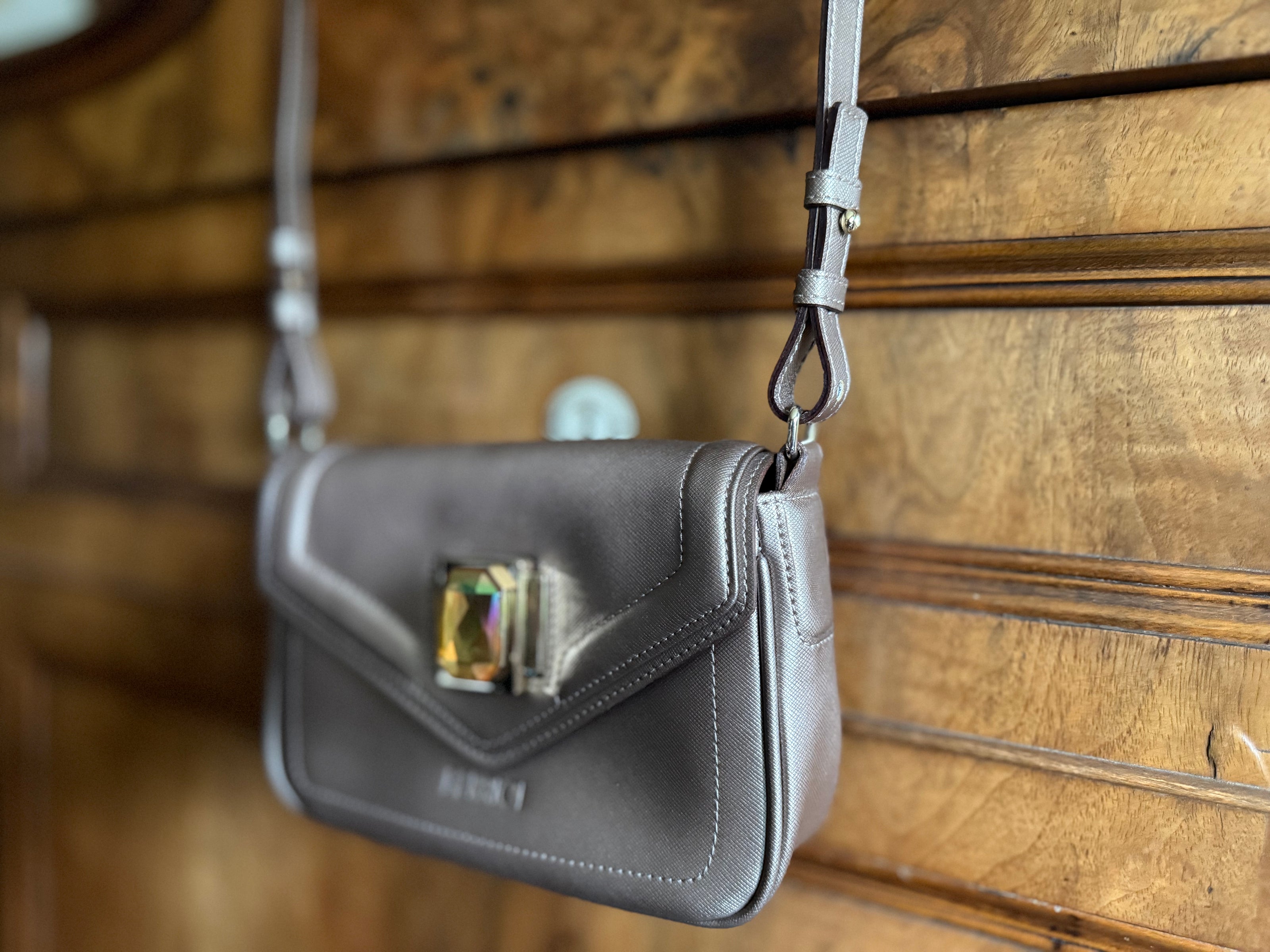 Claudio Ferrici leren crossbodytas met siersteen