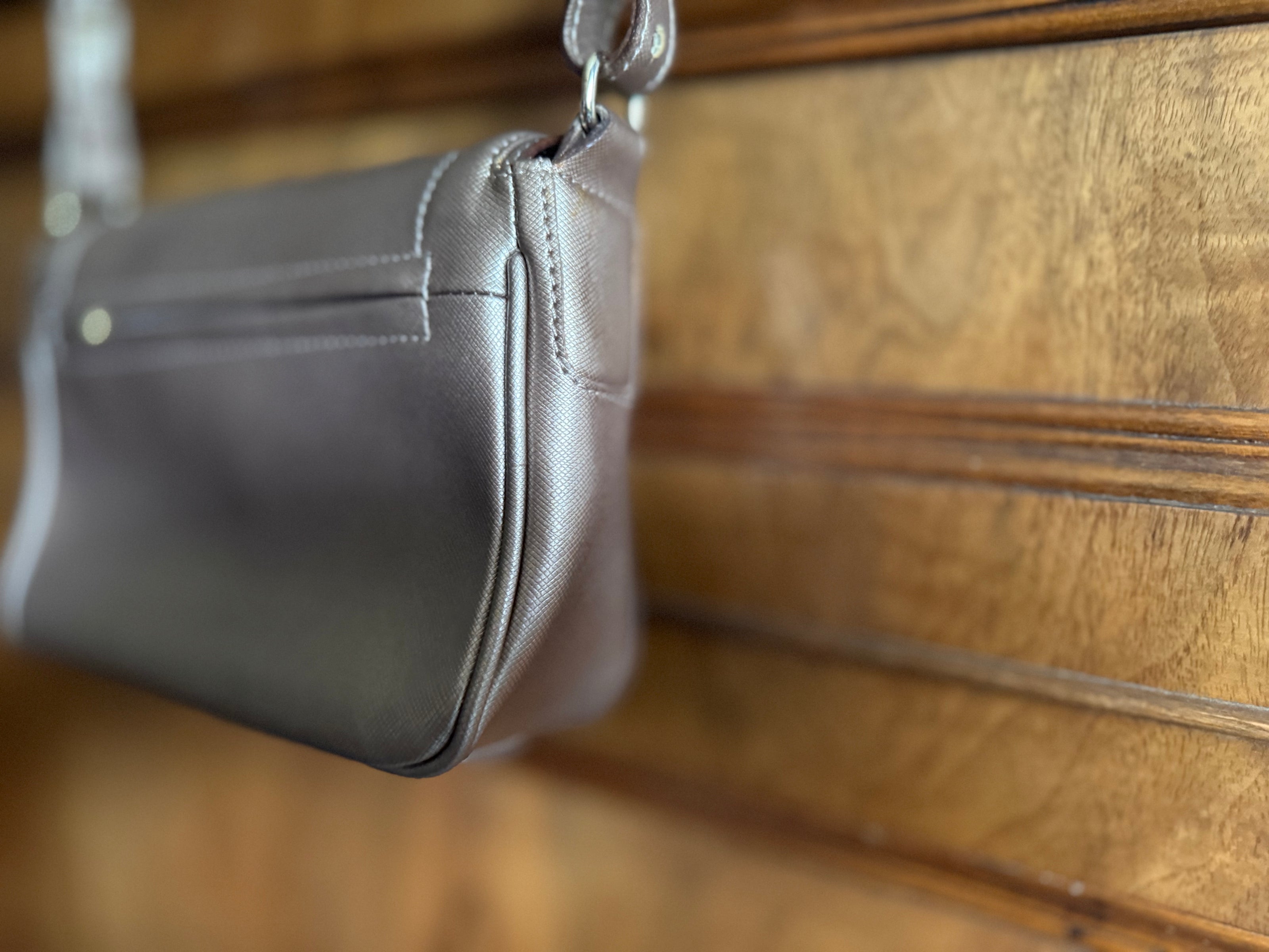 Claudio Ferrici leren crossbodytas met siersteen