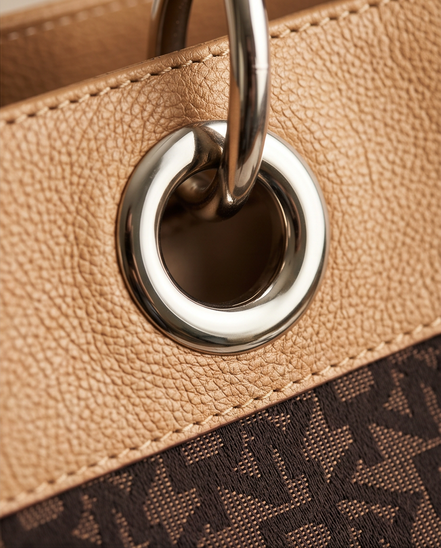 DKNY Monogram Shopper – Bruin/Beige