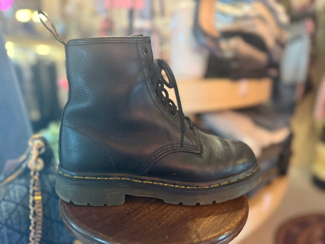 Dr. Martens maat 38