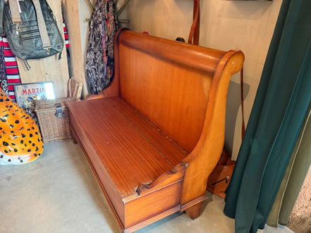 Vintage houten halbank met opbergruimte