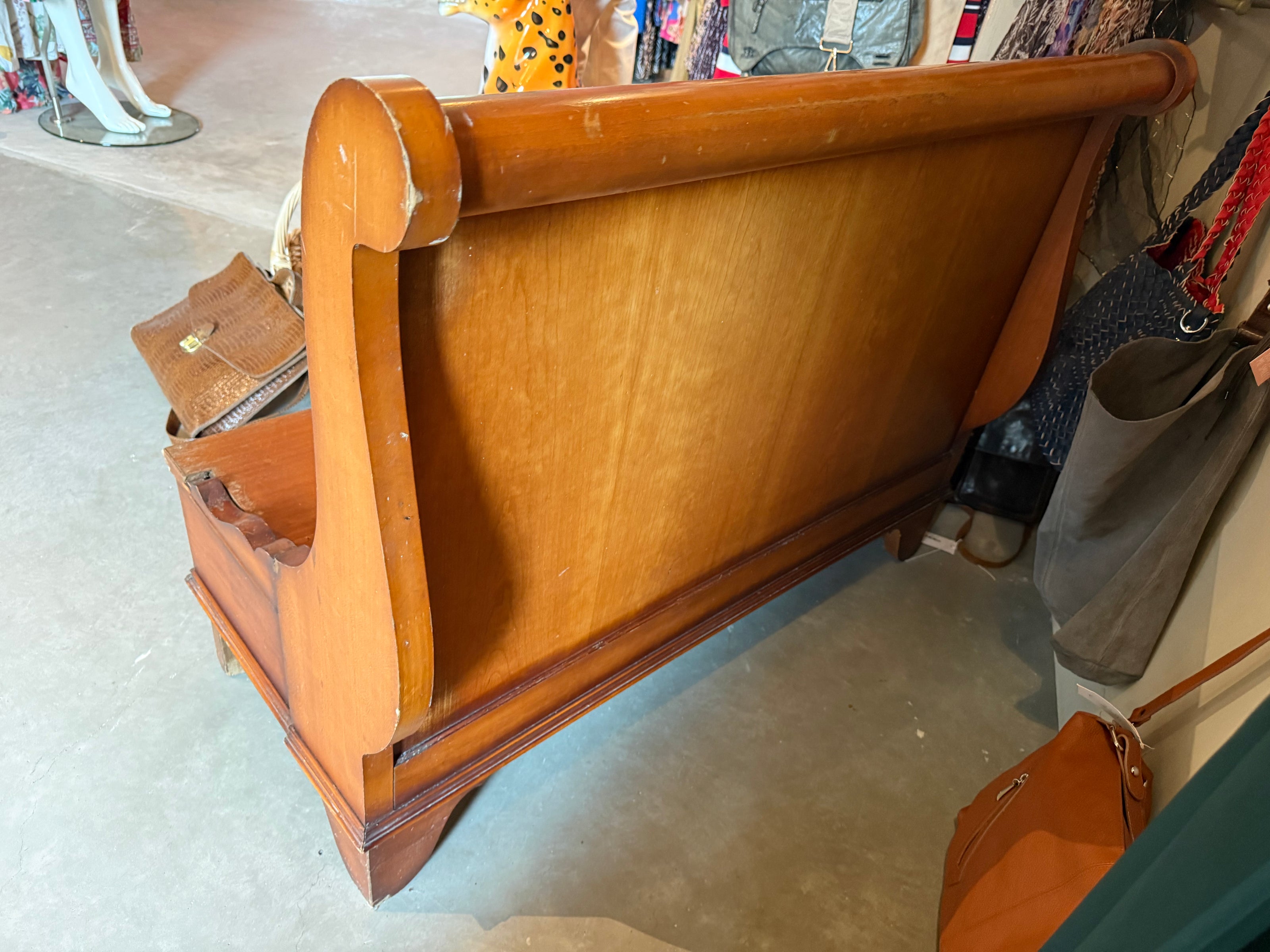 Vintage houten halbank met opbergruimte