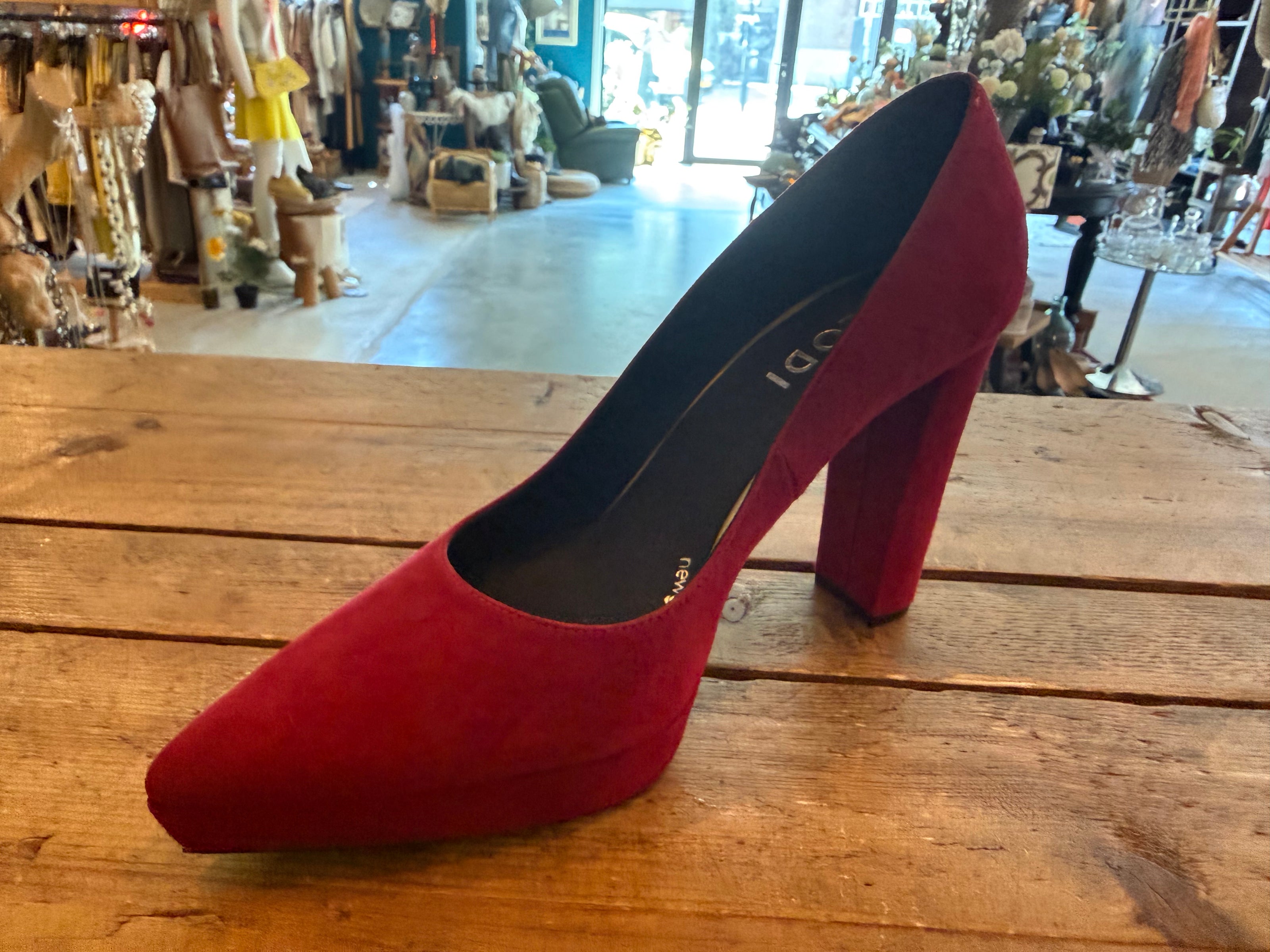Lodi Pumps Rood Suède – Maat 39