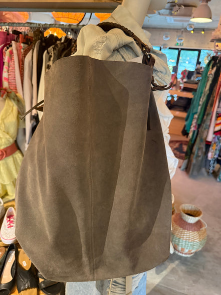 Grijze suede tas Bijenkorf