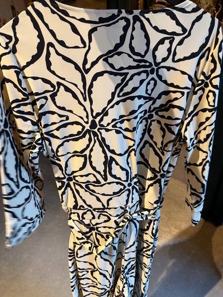 Smashed Lemon jumpsuit achterzijde en strikceintuur