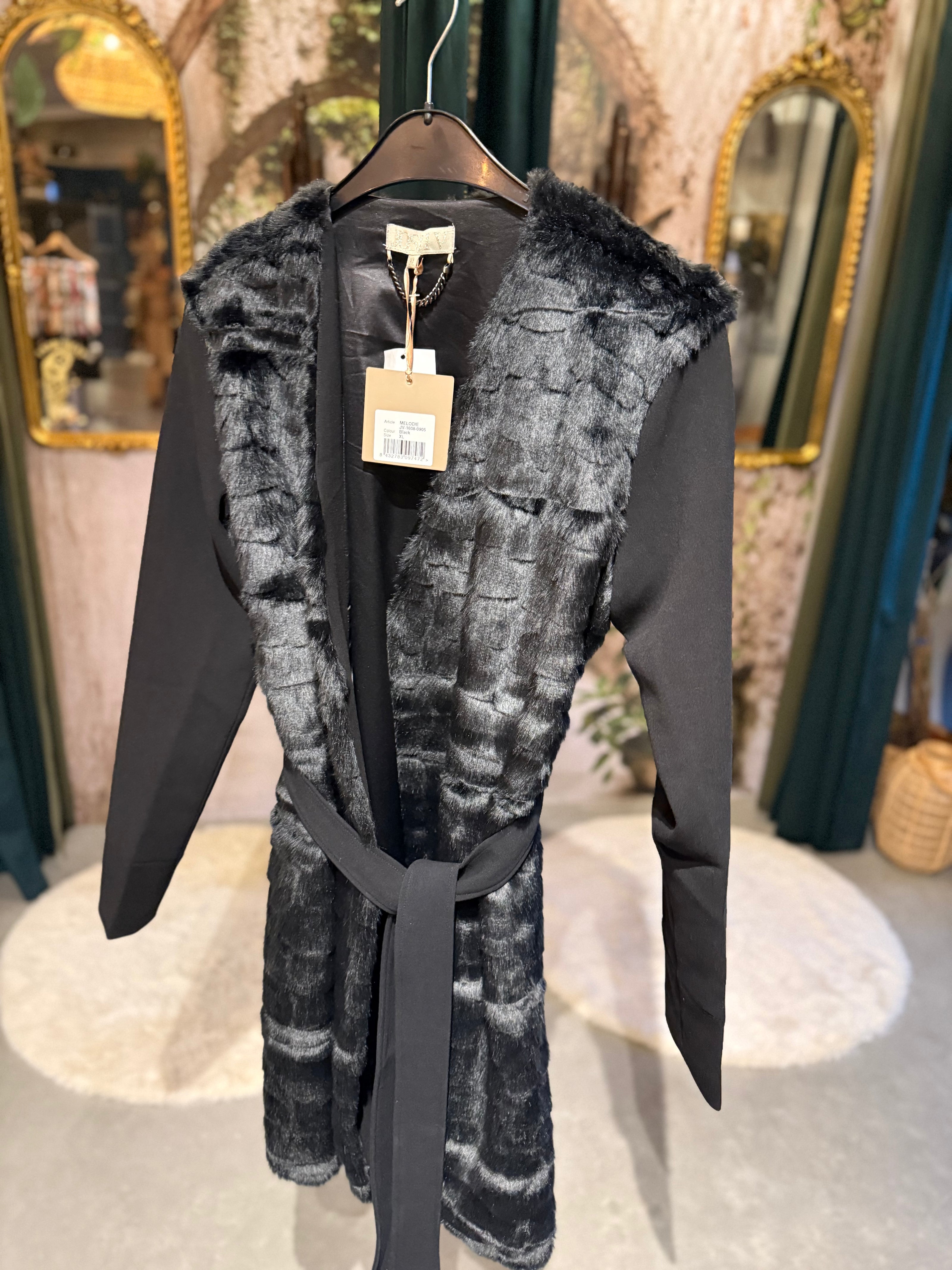 Statement vest van Josh V