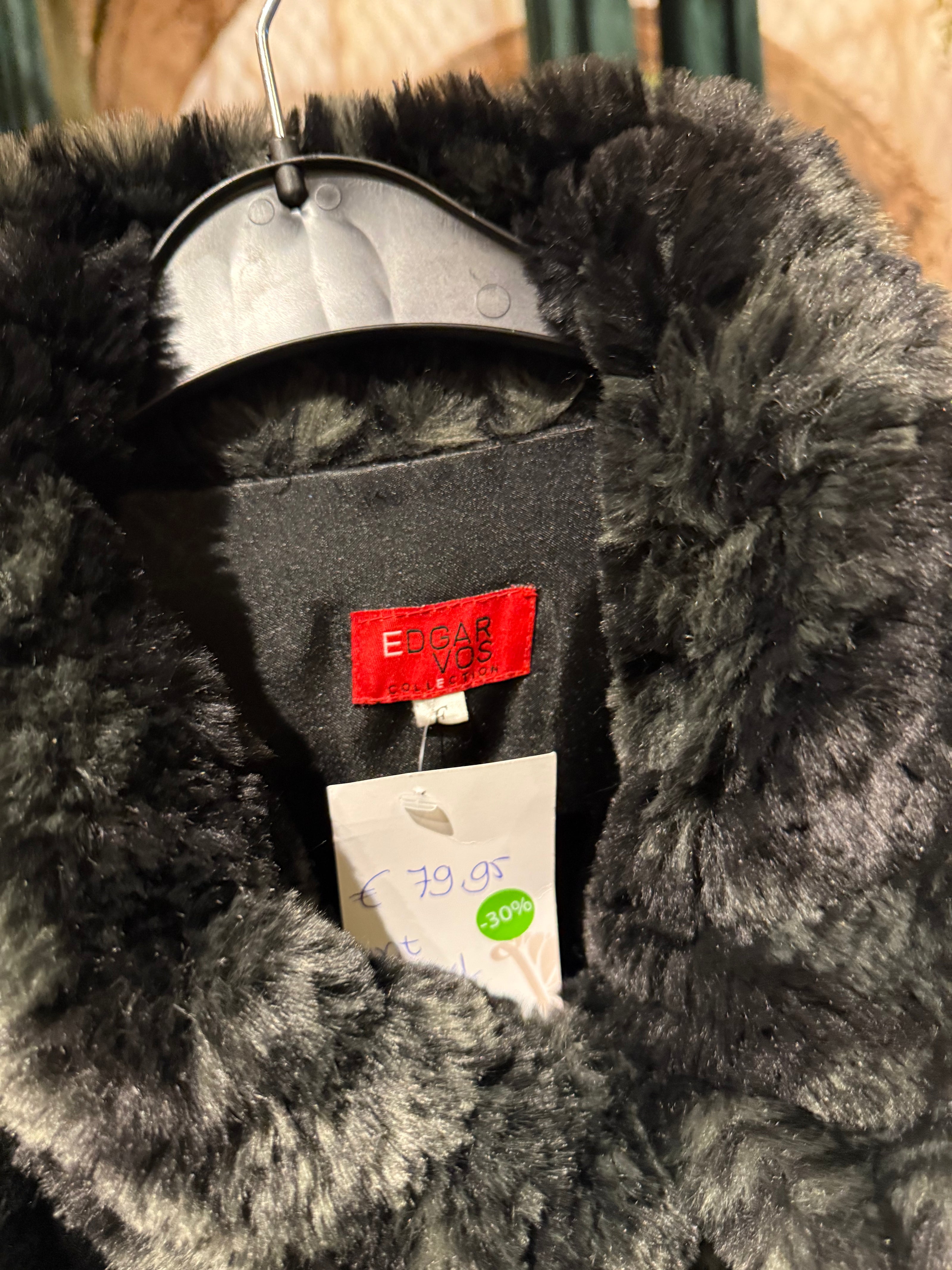 faux-fur cape van Edgar Vos