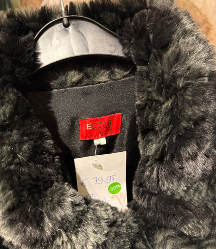 faux-fur cape van Edgar Vos