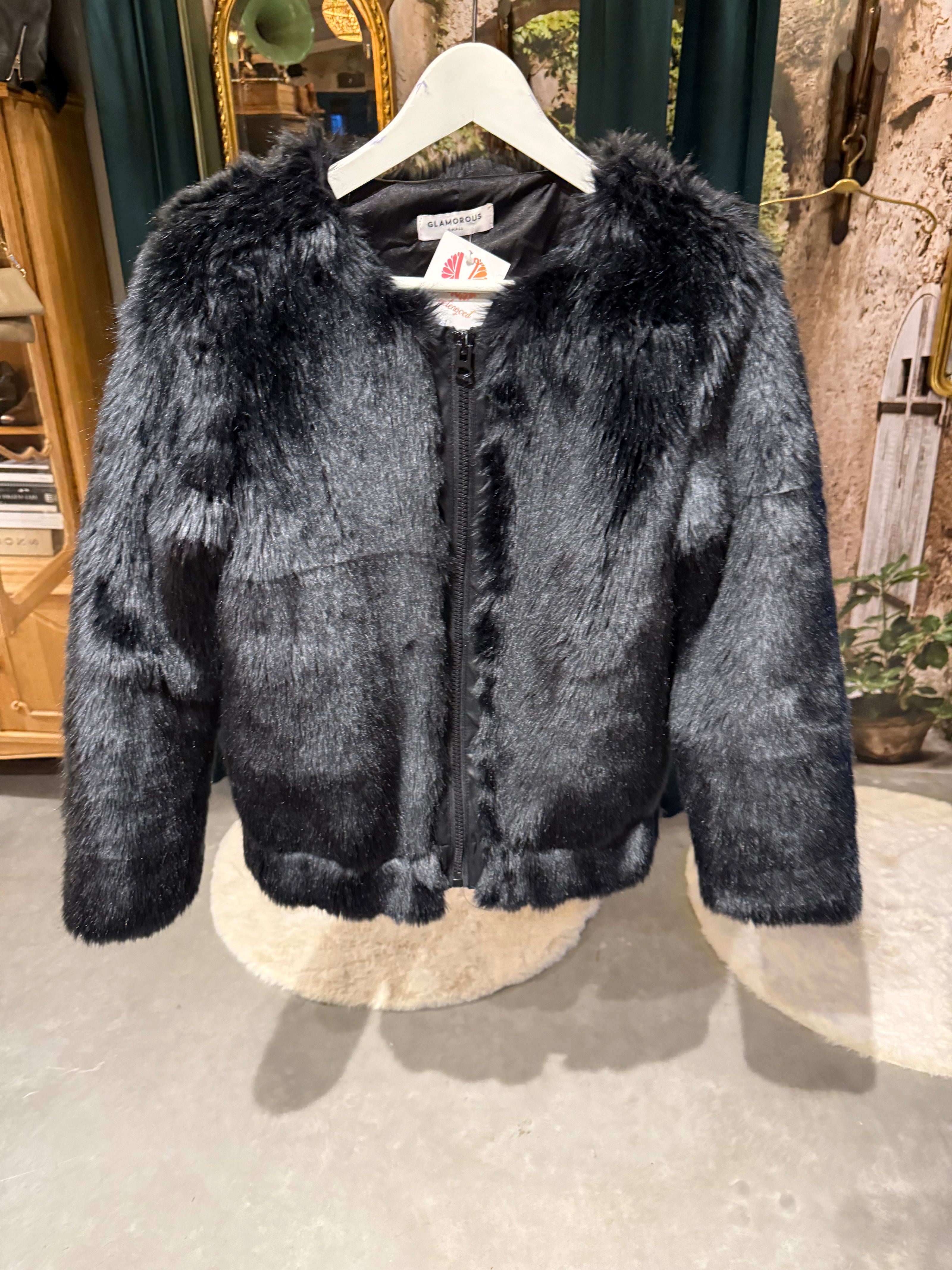 Faux fur jas van Glamorous