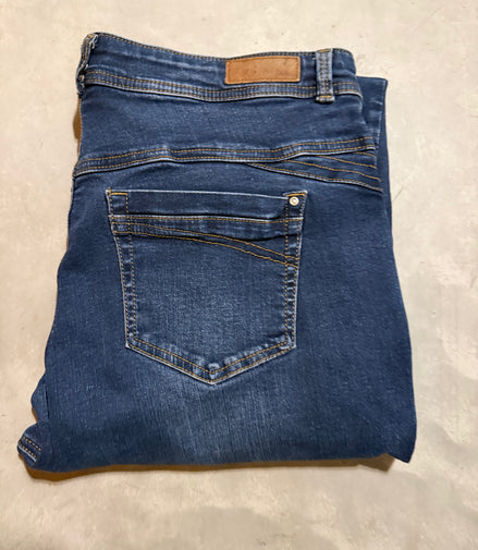 Bonita Dana Jeans – maat 44