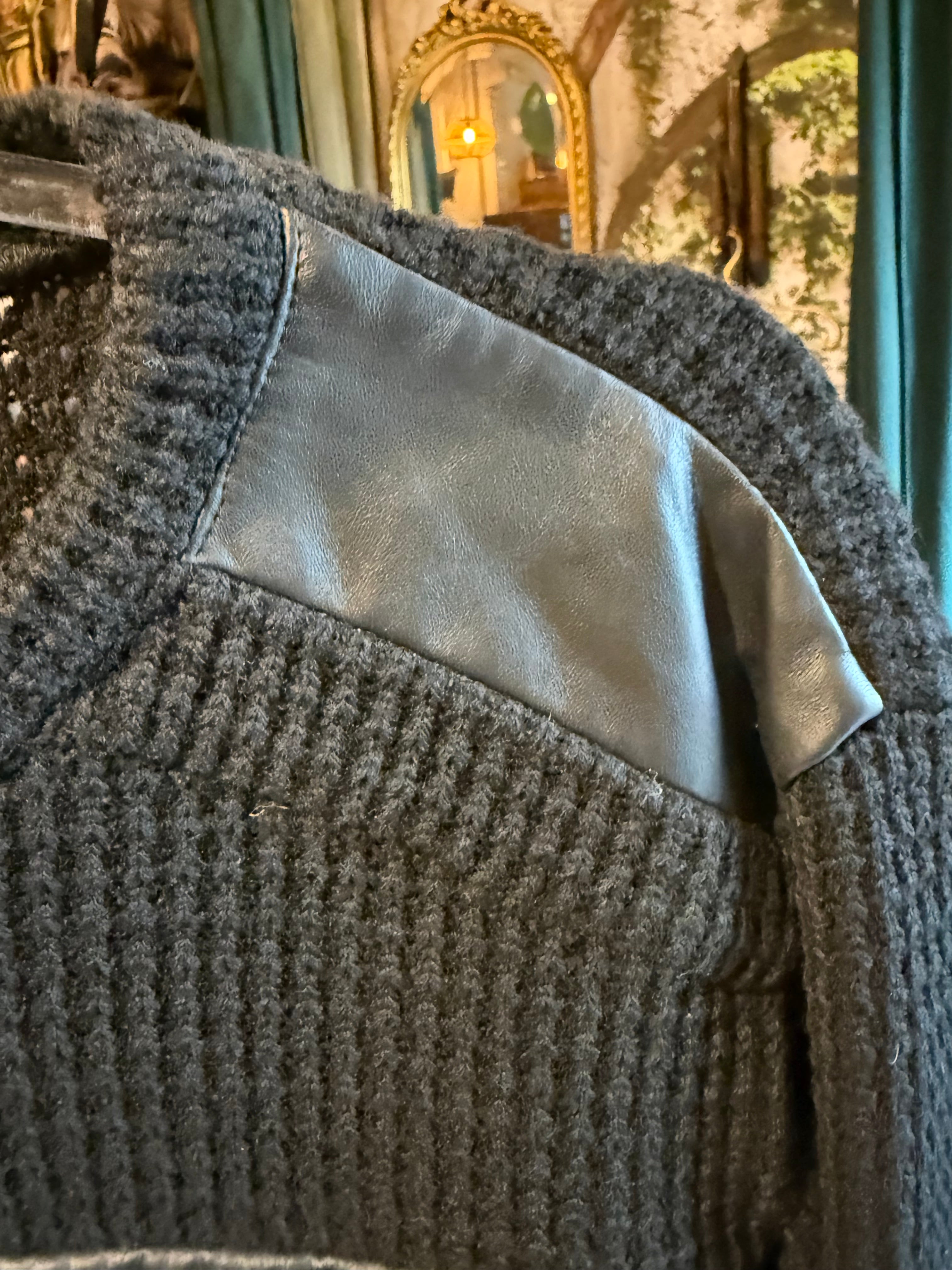 IRO trui met lamsleren details