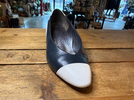 Elegance by Helioform pumps