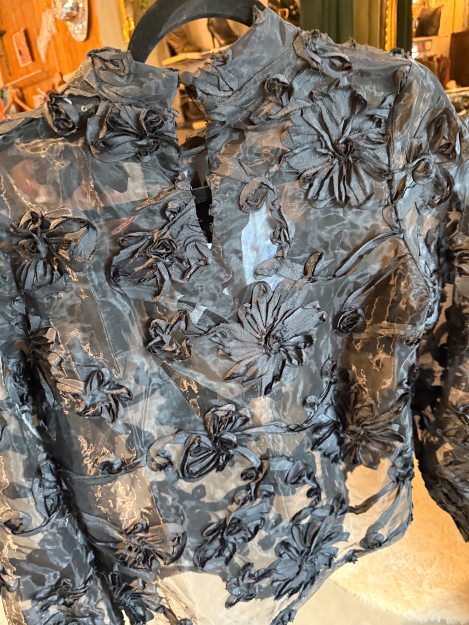 Aaiko zwarte blouse met bloemenapplicaties