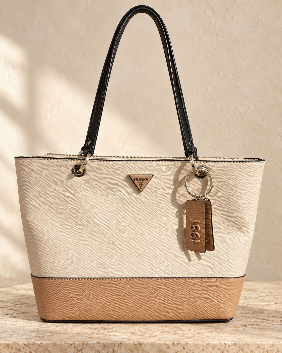 Guess shopper crème en camel – boetiekhoofdfoto