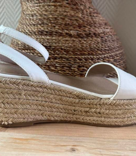 Leuke sandalen maat 39