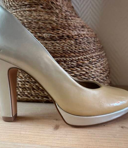Cute pumps from Linea Loresi — 39