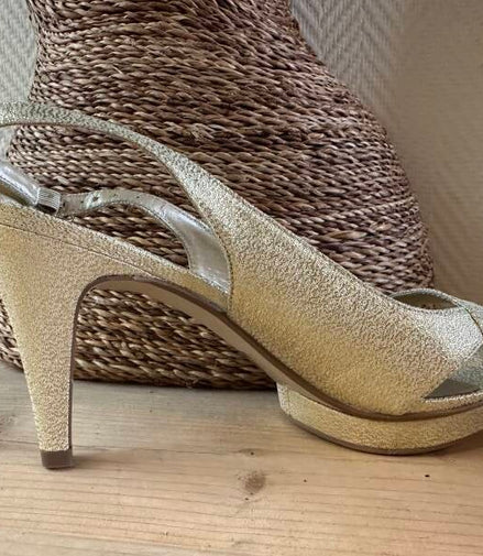 Menbur pump goud — 39