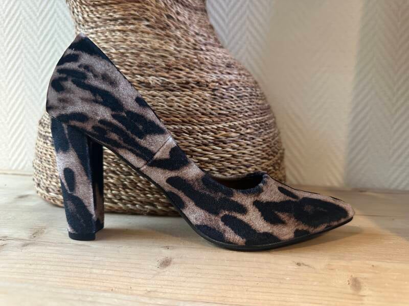 Leopard print pump — 39
