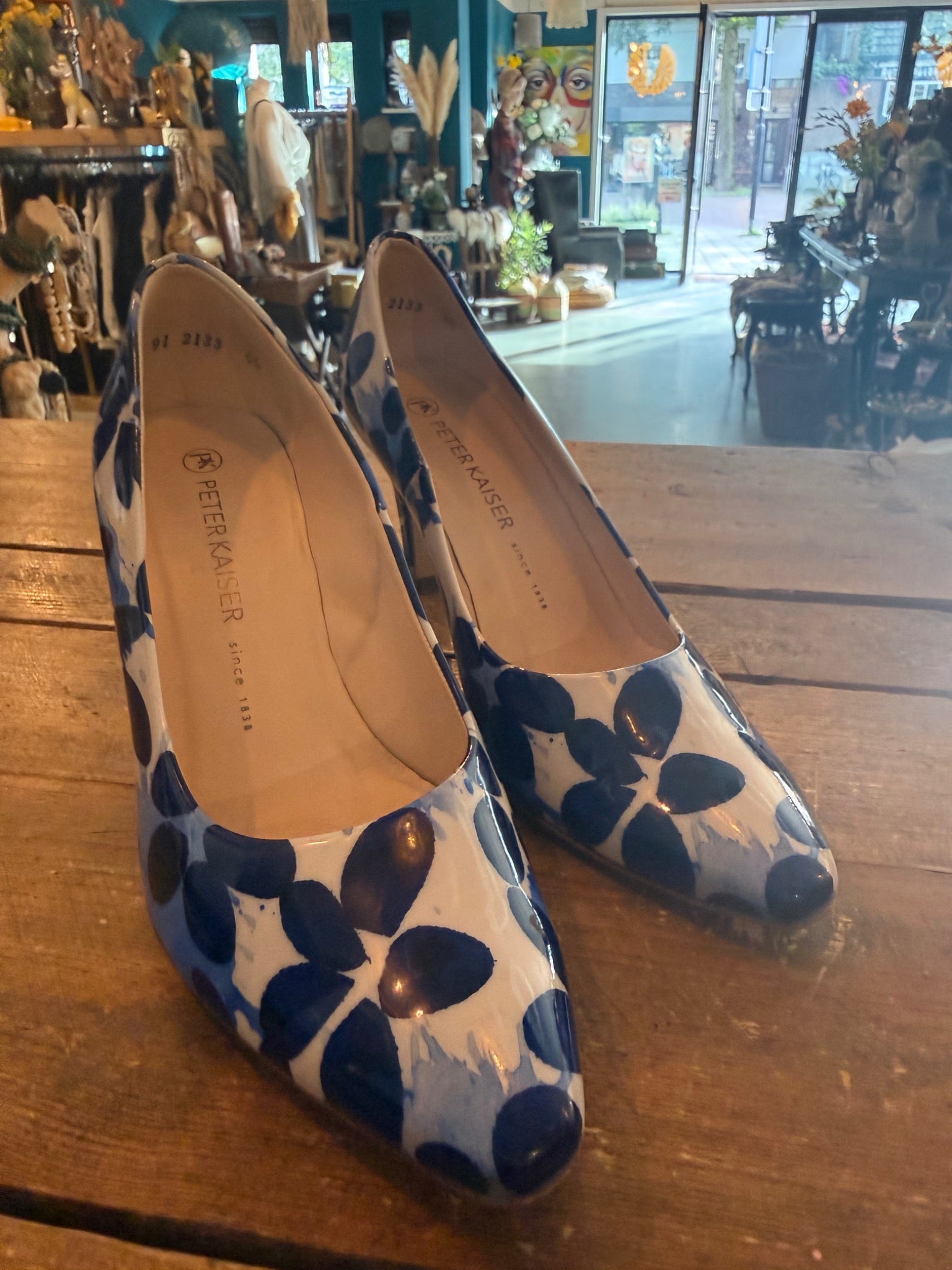 Peter Kaiser blauw-witte pumps met bloemenprint – maat 4,5 / 37,5