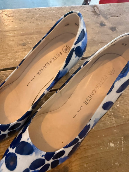 Peter Kaiser blauw-witte pumps met bloemenprint – maat 4,5 / 37,5